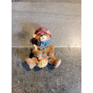 Russ Teddy bear broom cleaning magnet